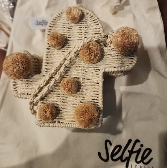 Cactus Straw Bag - Picture 4 of 4